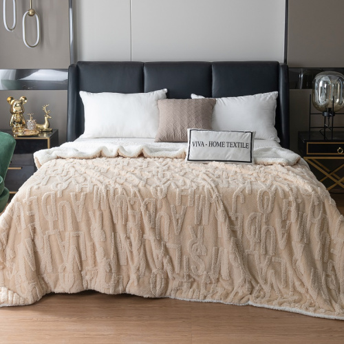 Плед 150*200см микрофибра FLUFFY БУКВЫ кофейный Viva Home Textile