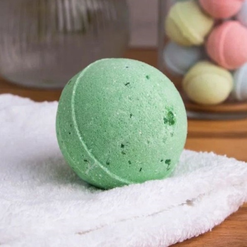 Соль для ванны бурлящая FABRIK COSMETOLOGY 120г Шарик Ice-cream bomb Яблоко фото 3
